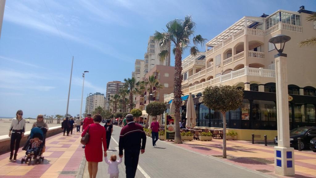 Beach House Brotonss El Campello Esterno foto